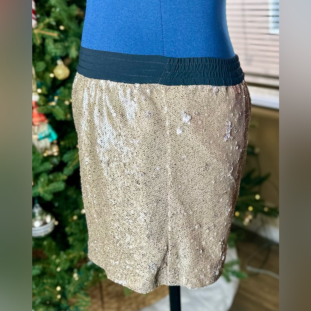 Zara Basic Metallic Gold Sequins Mini Shorts - image 5